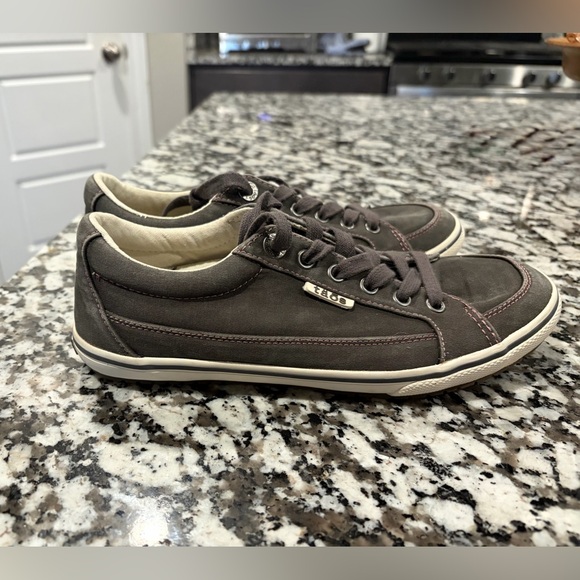 Taos Footwear Shoes - Taos Moc Star Sneakers in Graphite Distressed